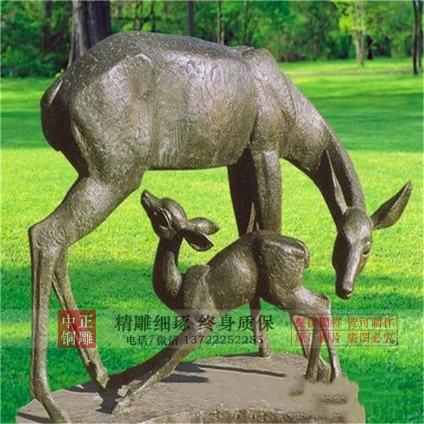 母子鹿雕塑