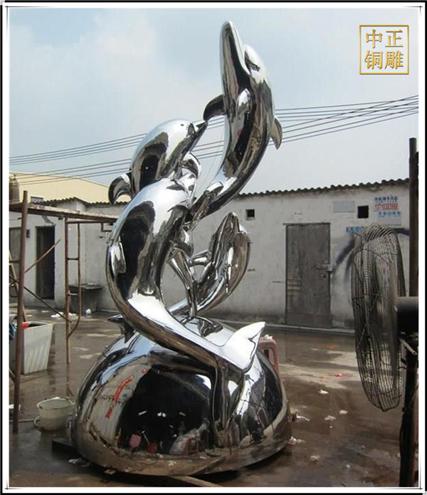 不锈钢海豚雕塑.jpg