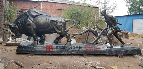 耕地铜牛雕塑.jpg