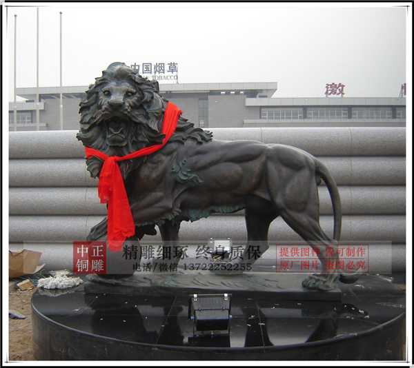 雄狮雕塑图片.jpg