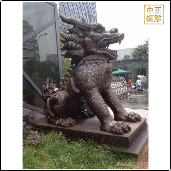 室外铜麒麟雕塑.jpg