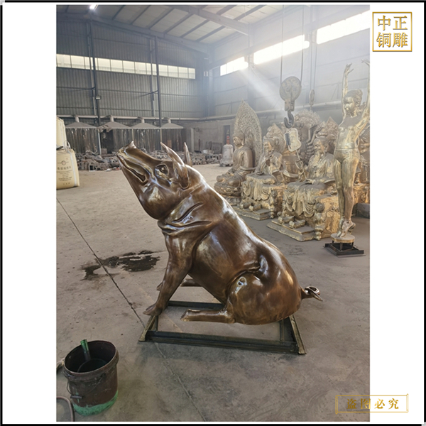 厂家铸造小铜猪雕塑.jpg