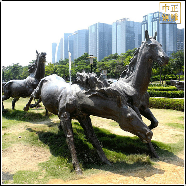 园林铜奔马.jpg