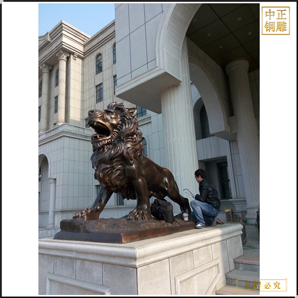 酒店铜狮子雕塑铸造.jpg