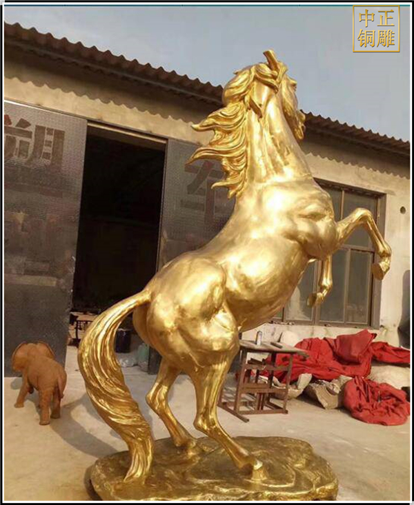 大型铜马雕塑铸造.jpg