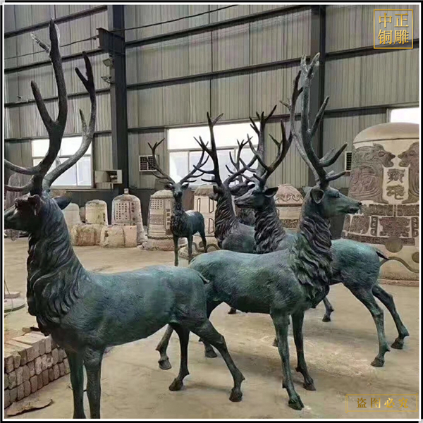 群鹿雕塑铸造价格.jpg