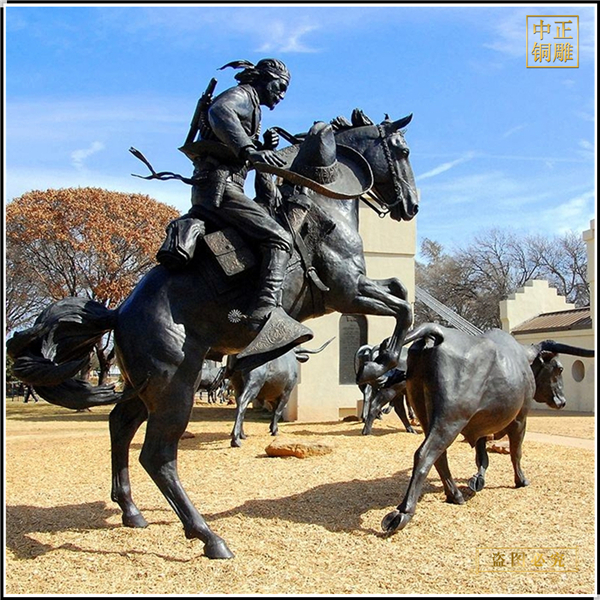 园林骑马人物铜雕塑.jpg