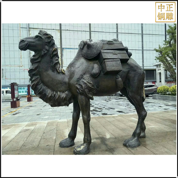 沙漠骆驼动物雕塑制作
