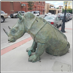 路边犀牛铜雕塑铸造