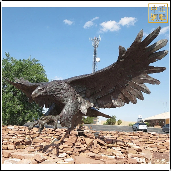 大型老鹰动物铜雕塑.jpg