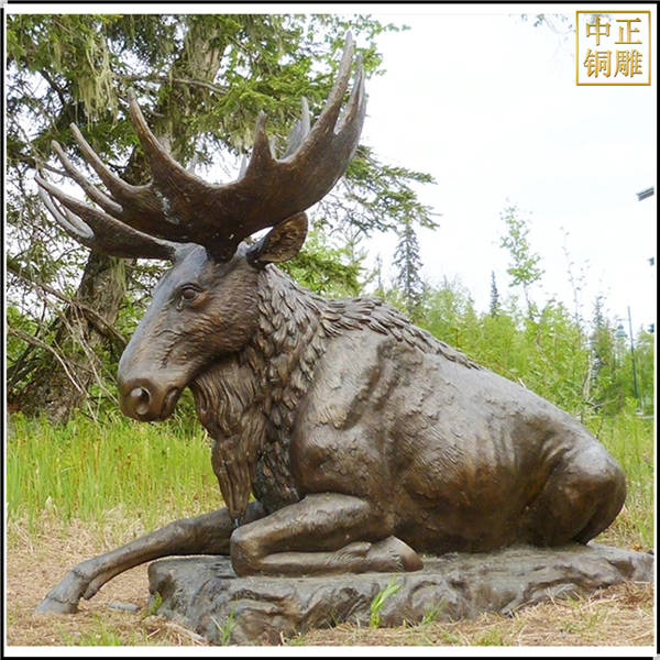 青铜驼鹿铜雕塑.jpg