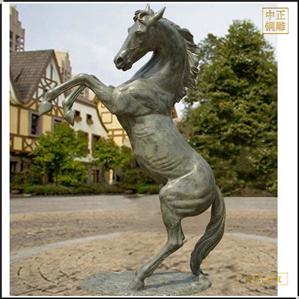 动物铜马雕塑.jpg