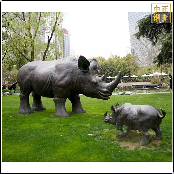 犀牛妈妈和小犀牛铜雕塑铸造厂.jpg